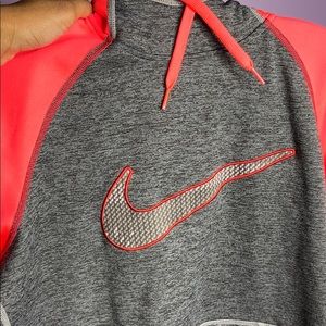 Women’s nike therma fit hoodie